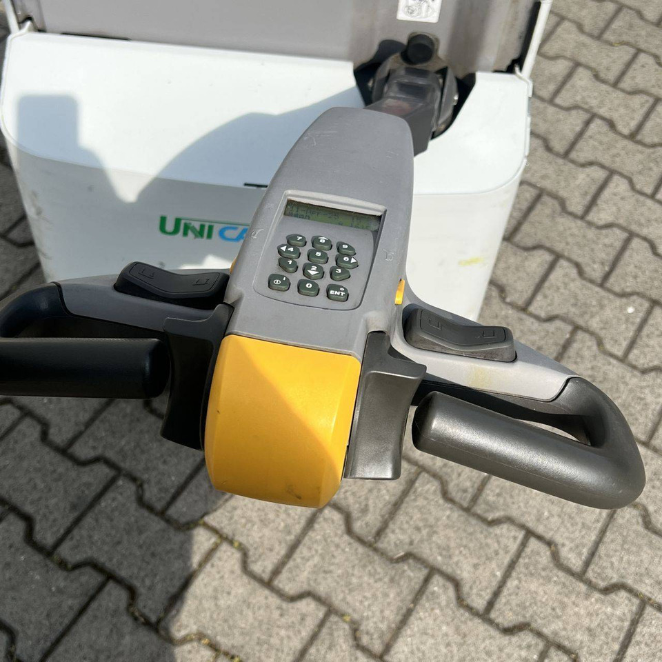 Unicarriers PLL180 - معدات الرفع منخفض المستوى: صور 5 Unicarriers PLL180 - معدات الرفع منخفض المستوى: صور 5