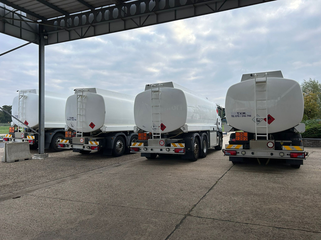 MAN TGS (lot of 4) - شاحنة صهريج: صور 4 MAN TGS (lot of 4) - شاحنة صهريج: صور 4