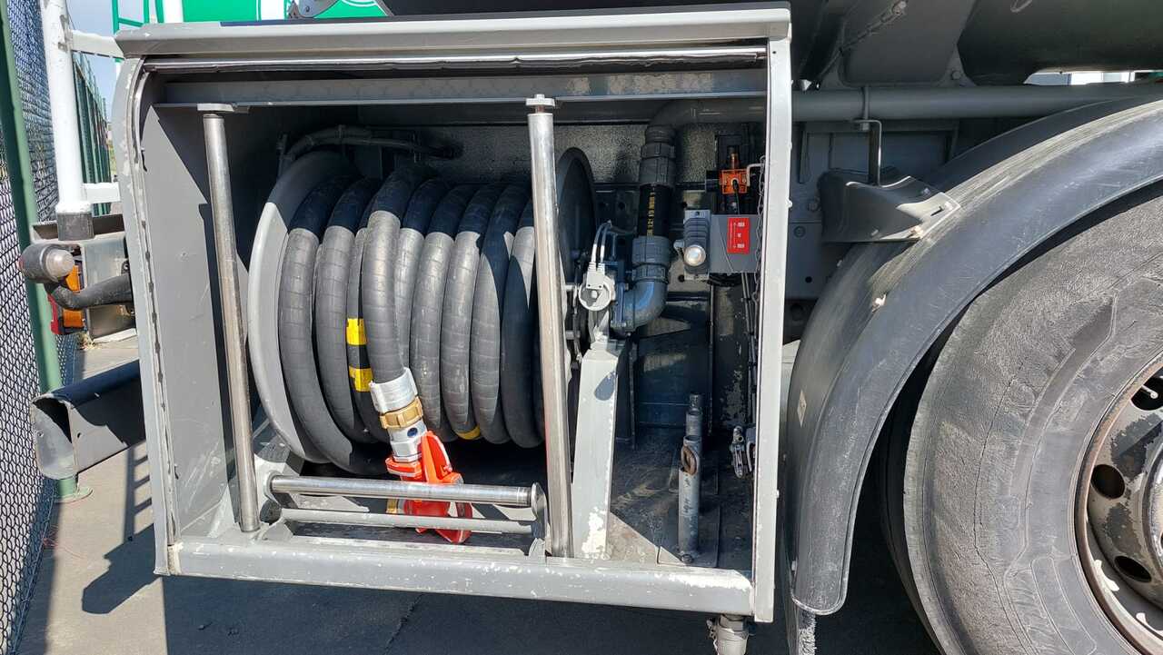 MERCEDES ACTROS - شاحنة صهريج: صور 4 MERCEDES ACTROS - شاحنة صهريج: صور 4