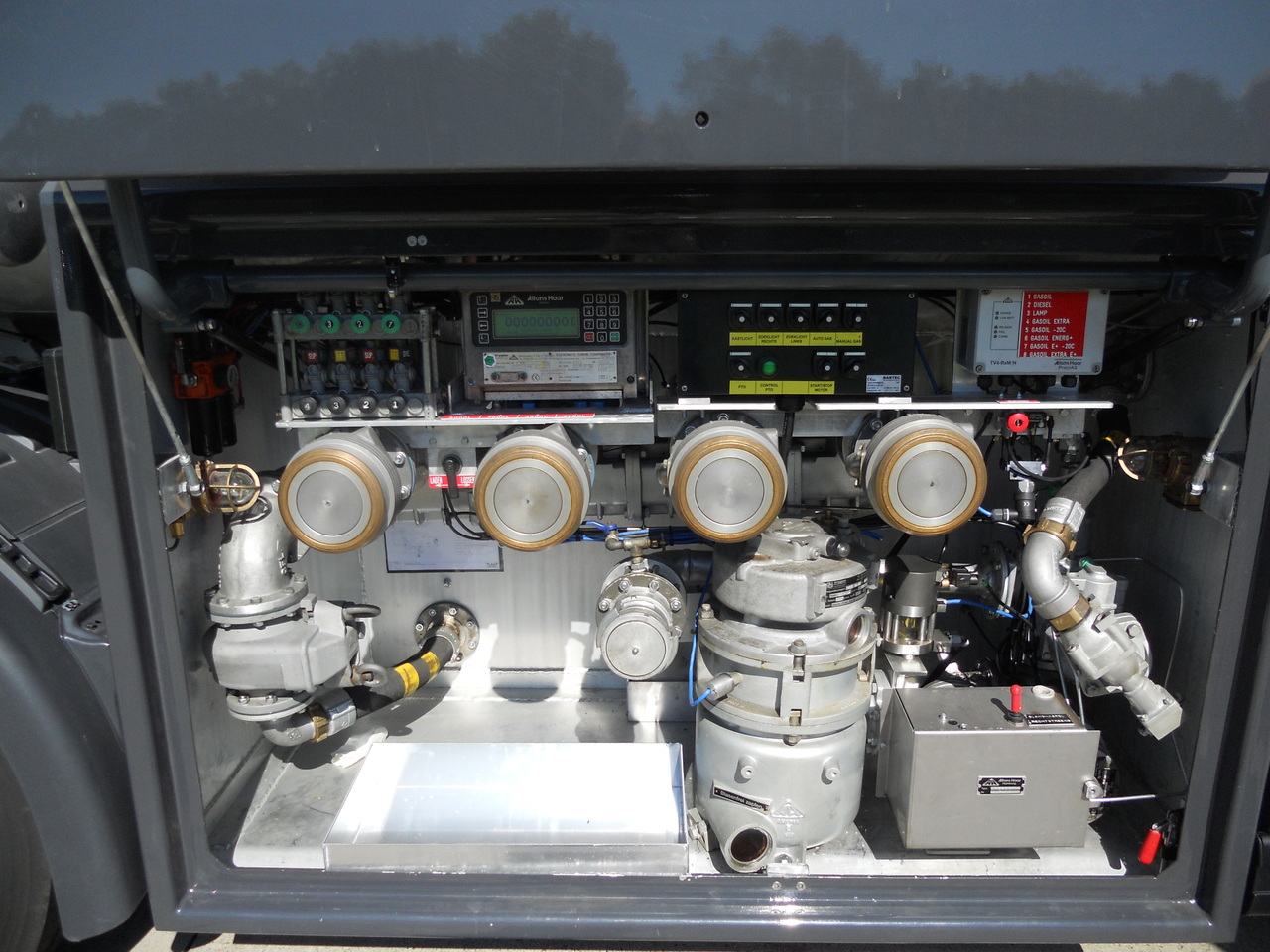 SCANIA G370 - شاحنة صهريج: صور 5 SCANIA G370 - شاحنة صهريج: صور 5