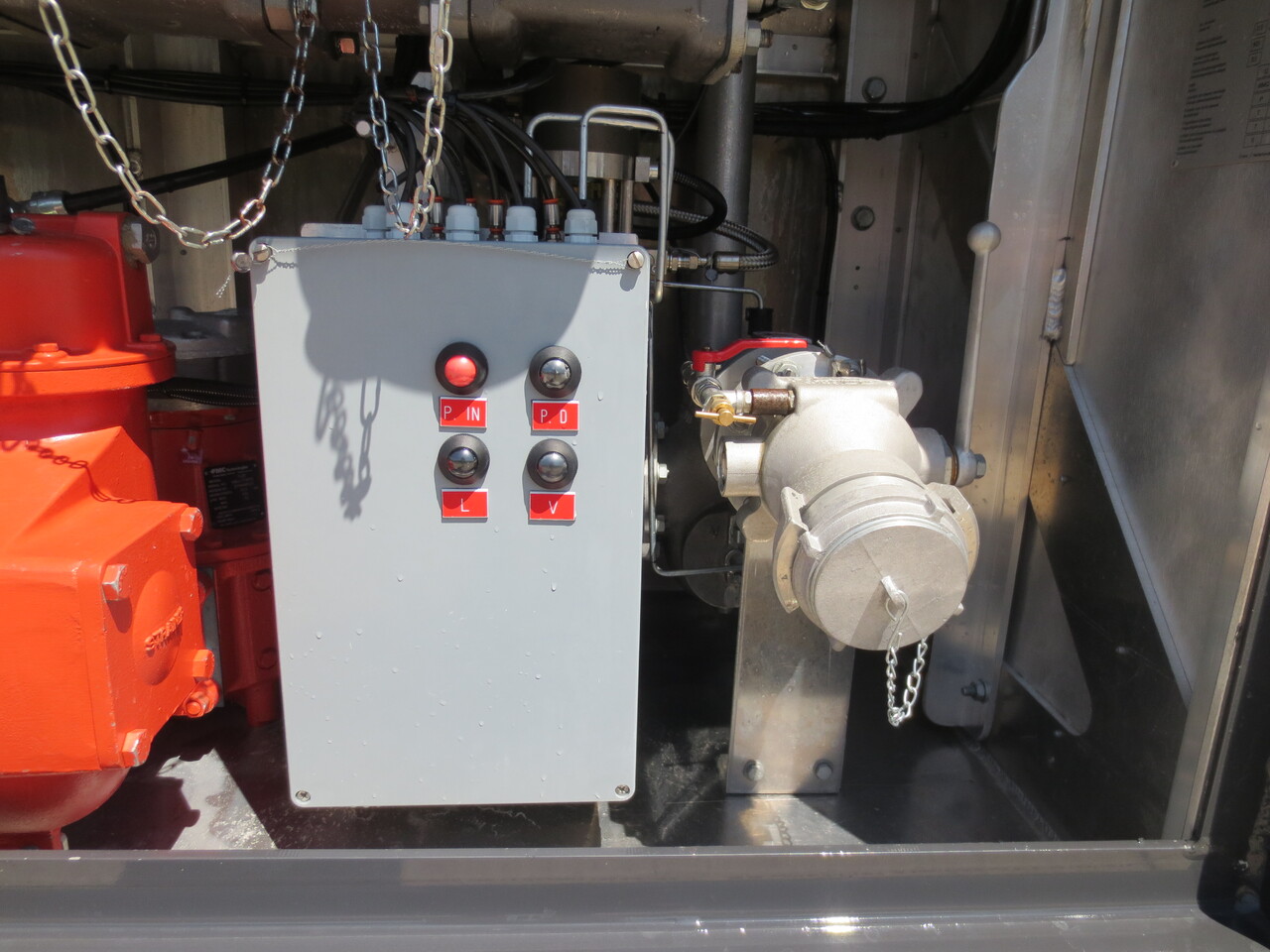 SCANIA G370 - شاحنة صهريج: صور 4 SCANIA G370 - شاحنة صهريج: صور 4