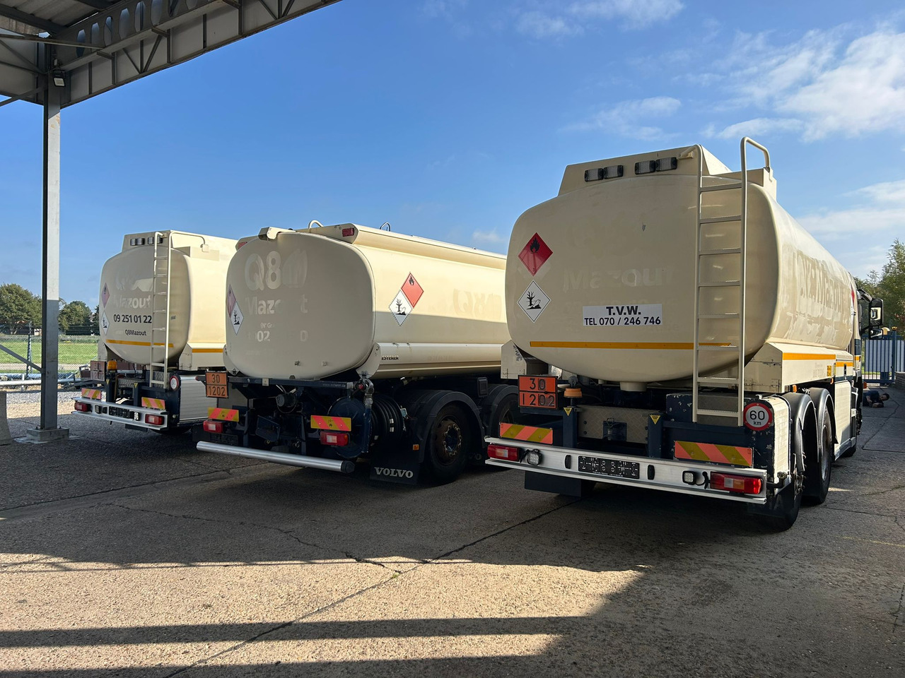 VOLVO FM (lot of 3) - شاحنة صهريج: صور 4 VOLVO FM (lot of 3) - شاحنة صهريج: صور 4