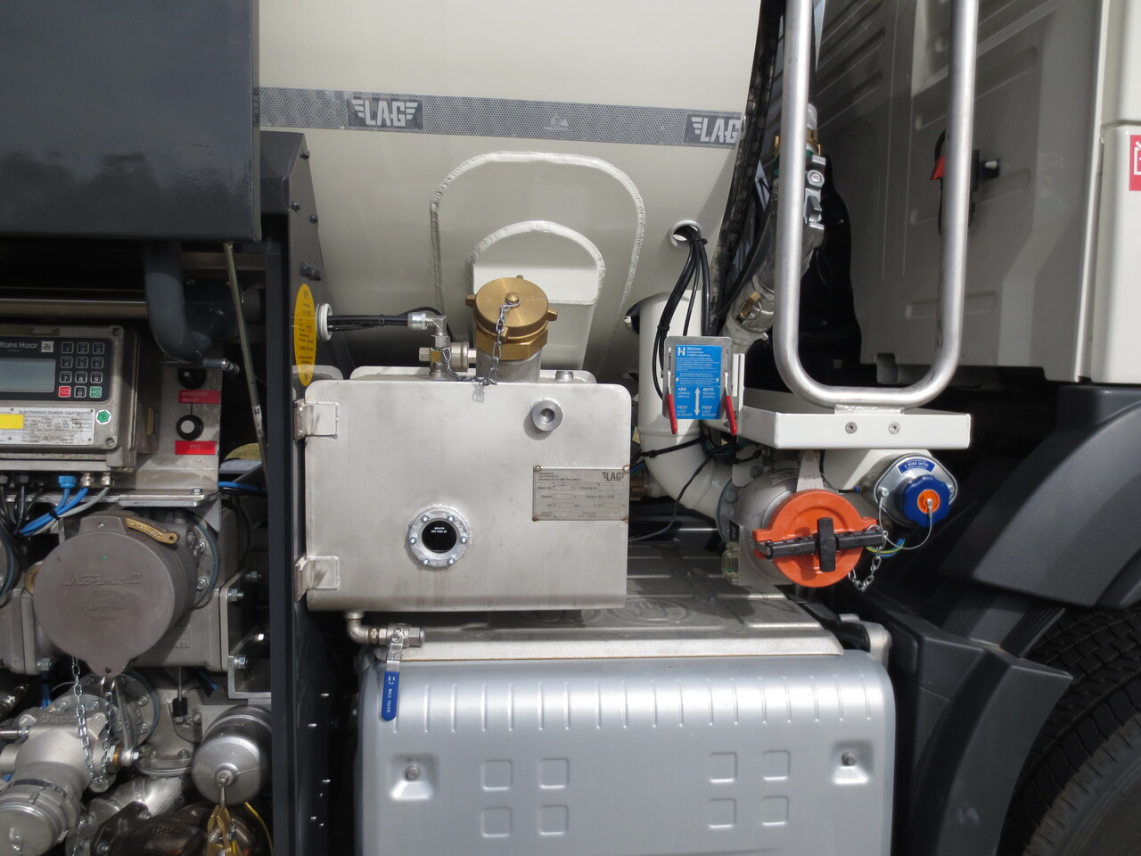 VOLVO FM - شاحنة صهريج: صور 3 VOLVO FM - شاحنة صهريج: صور 3