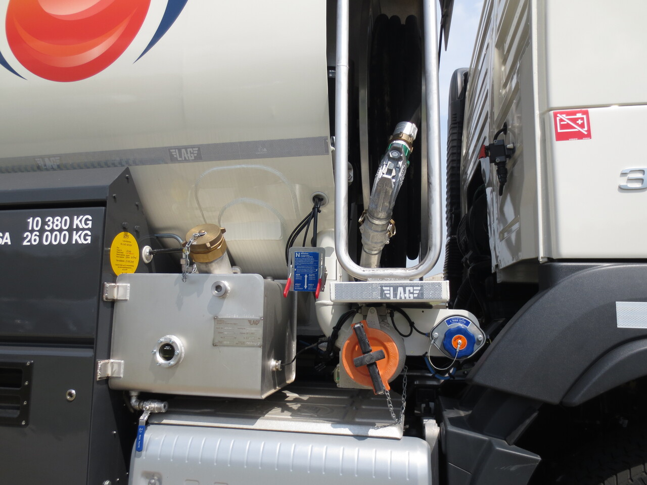 شاحنة صهريج VOLVO FM: صور 10 شاحنة صهريج VOLVO FM: صور 10