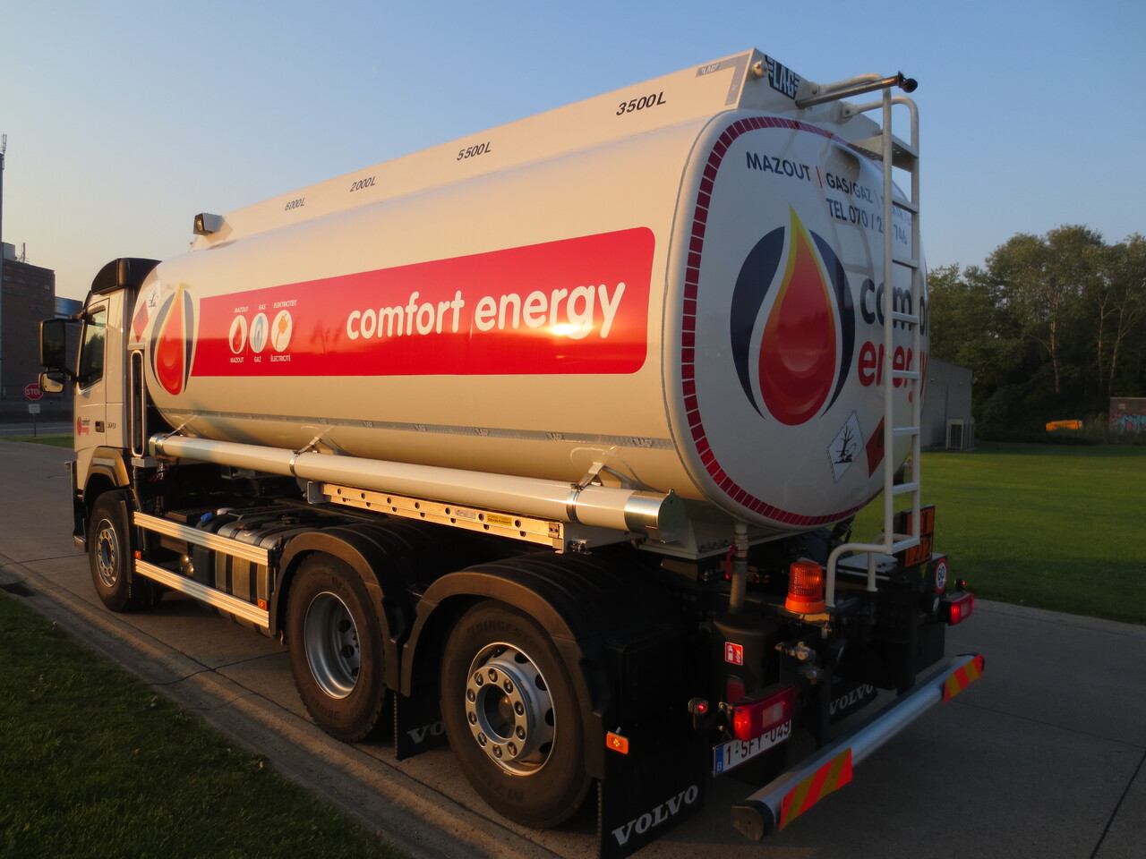 شاحنة صهريج VOLVO FM: صور 18 شاحنة صهريج VOLVO FM: صور 18