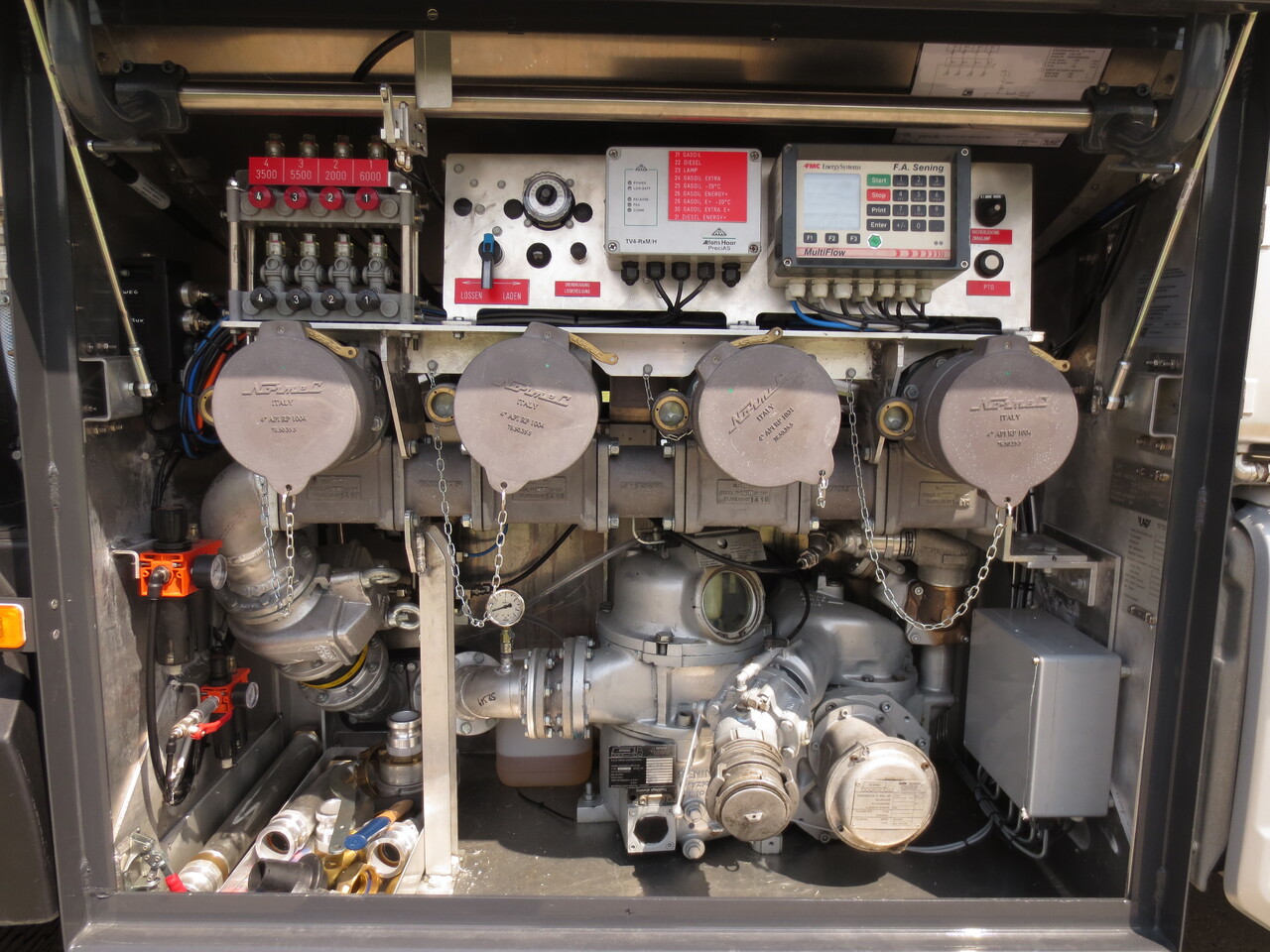 شاحنة صهريج VOLVO FM: صور 20 شاحنة صهريج VOLVO FM: صور 20