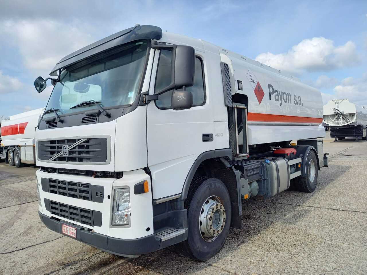 Volvo FMFH - شاحنة صهريج: صور 1 Volvo FMFH - شاحنة صهريج: صور 1