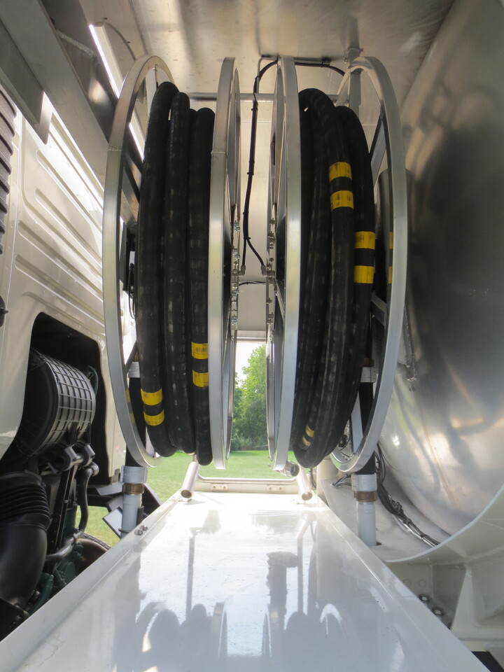 Volvo FM - شاحنة صهريج: صور 5 Volvo FM - شاحنة صهريج: صور 5