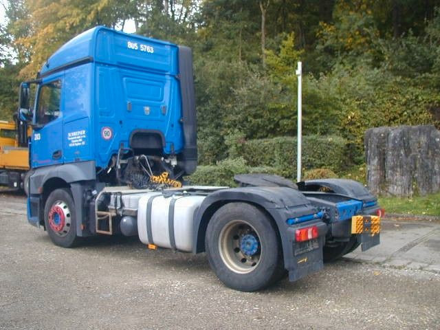 Mercedes-Benz 1843 - شاحنة جرار: صور 3 Mercedes-Benz 1843 - شاحنة جرار: صور 3