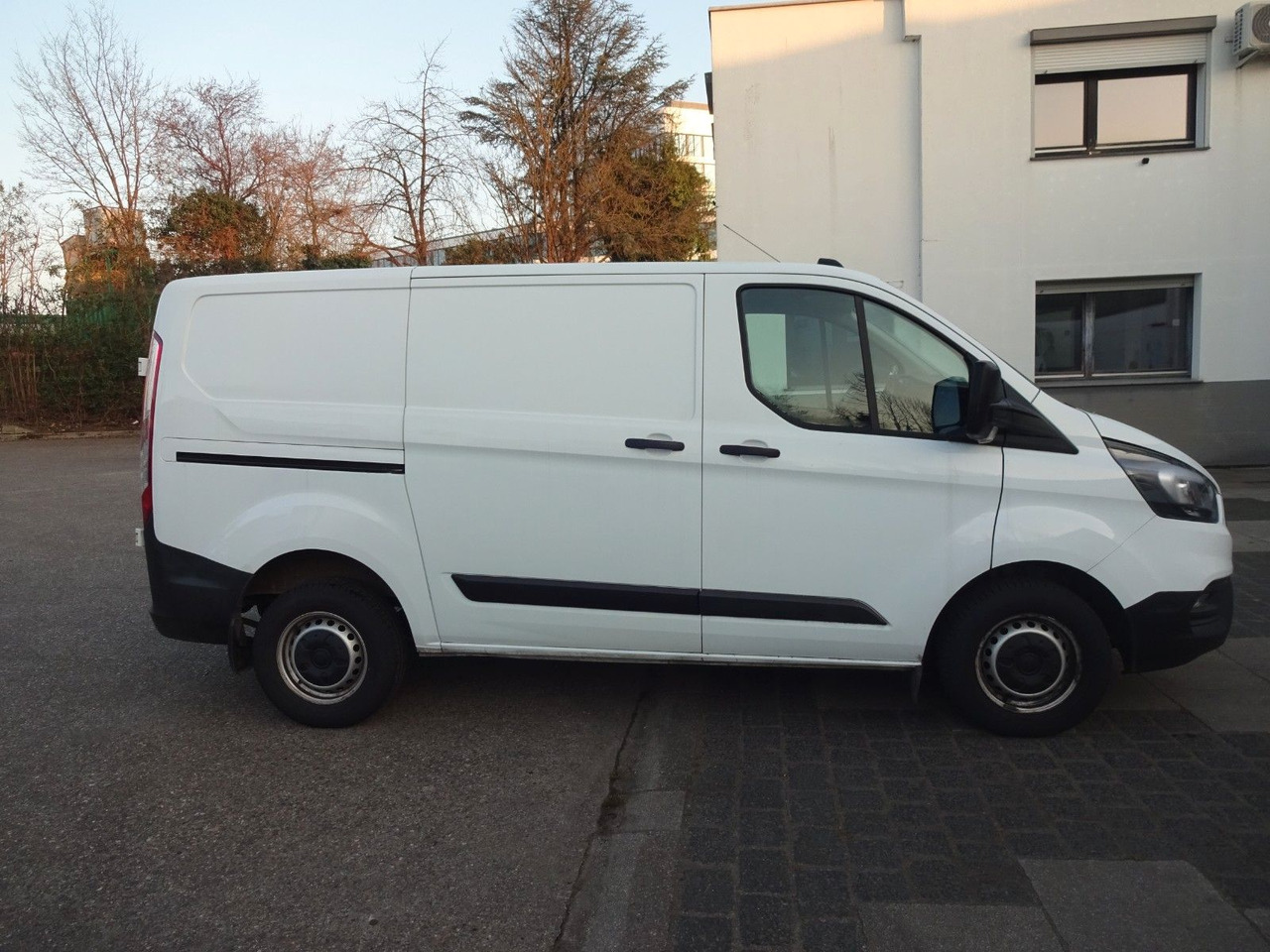 Ford Transit Custom Kasten 280 L1H1, PDC - ميكروباص: صور 4 Ford Transit Custom Kasten 280 L1H1, PDC - ميكروباص: صور 4