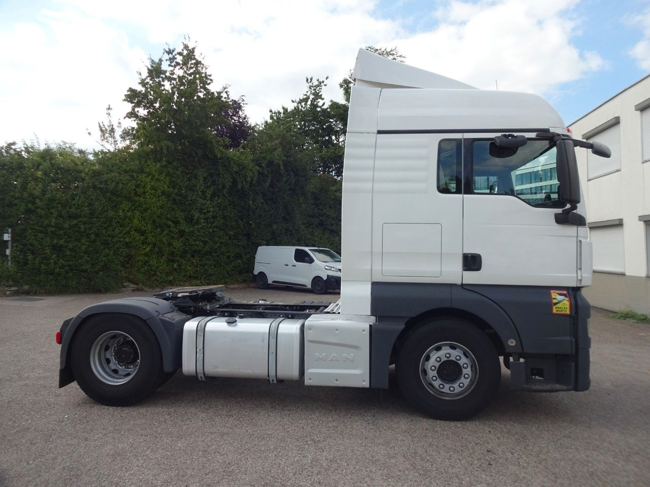 MAN 3 x TGX 18.470, XLX, Intarder, ACC, 2 Tank - شاحنة جرار: صور 4 MAN 3 x TGX 18.470, XLX, Intarder, ACC, 2 Tank - شاحنة جرار: صور 4