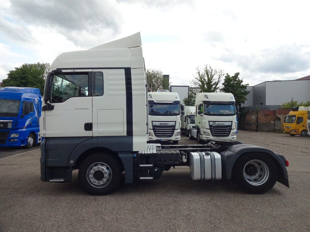 MAN TGX 18.460, XLX, Intarder, ACC - شاحنة جرار: صور 4 MAN TGX 18.460, XLX, Intarder, ACC - شاحنة جرار: صور 4
