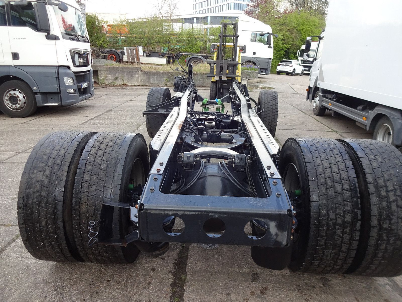 MAN TGX 18.480, Chassis mit Hinterachse, Bj-2016 - شاحنة جرار: صور 4 MAN TGX 18.480, Chassis mit Hinterachse, Bj-2016 - شاحنة جرار: صور 4