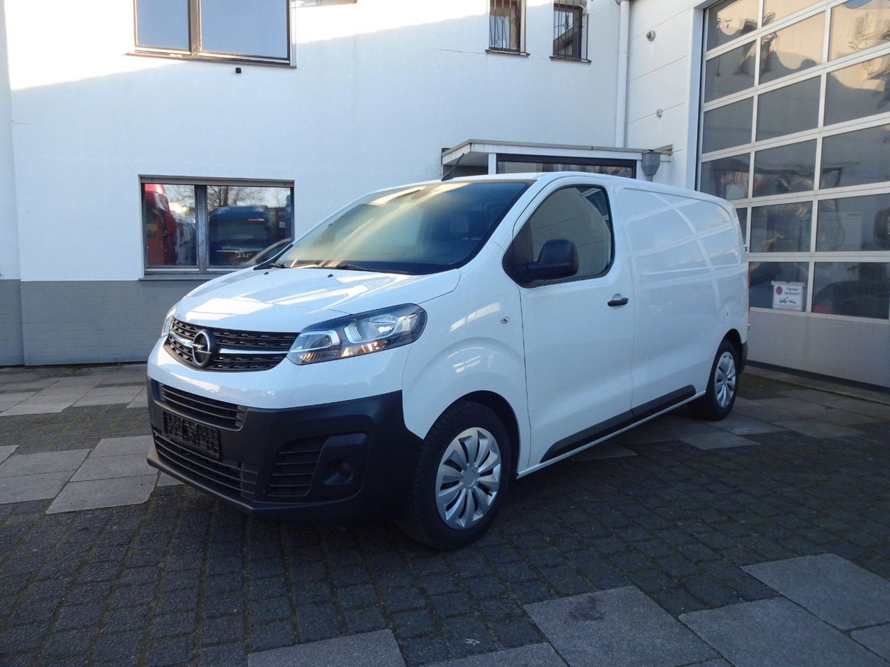 Opel 50 x Vivaro Kasten L1H1, Klima, PDC, Tempomat - فان المدمجة: صور 1 Opel 50 x Vivaro Kasten L1H1, Klima, PDC, Tempomat - فان المدمجة: صور 1