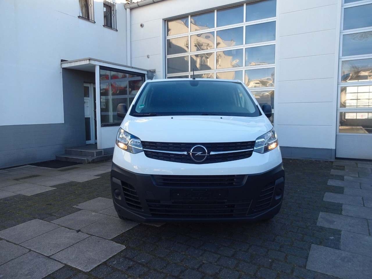 Opel 50 x Vivaro Kasten, L1H1, Klima, PDC, Tempomat - فان المدمجة: صور 2 Opel 50 x Vivaro Kasten, L1H1, Klima, PDC, Tempomat - فان المدمجة: صور 2