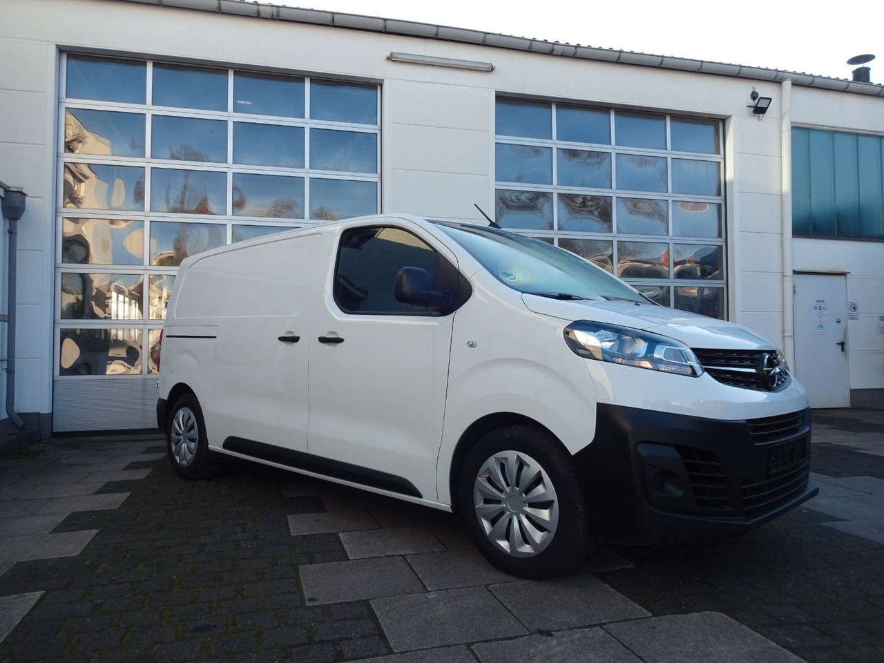 Opel 50 x Vivaro Kasten L1H1, Klima, PDC, - فان المدمجة: صور 3 Opel 50 x Vivaro Kasten L1H1, Klima, PDC, - فان المدمجة: صور 3
