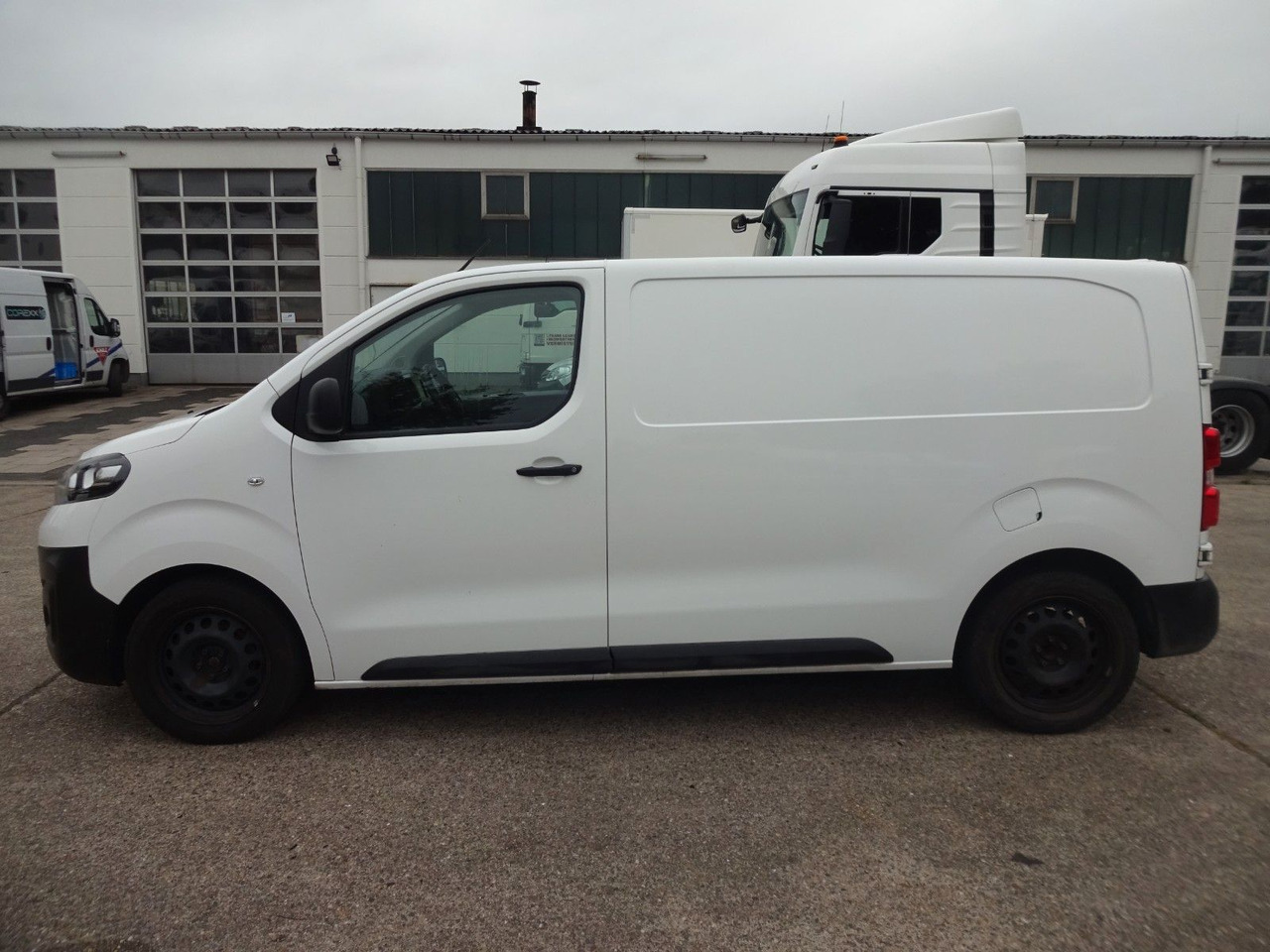 Opel Vivaro Kasten L1H1, Klima, PDC, - فان المدمجة: صور 3 Opel Vivaro Kasten L1H1, Klima, PDC, - فان المدمجة: صور 3