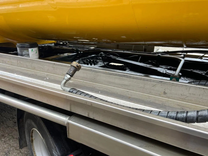 Burg 36m3 Mestoplegger Geijkte weging Bemonstering 2x stuuras - نصف مقطورة صهريج: صور 5 Burg 36m3 Mestoplegger Geijkte weging Bemonstering 2x stuuras - نصف مقطورة صهريج: صور 5