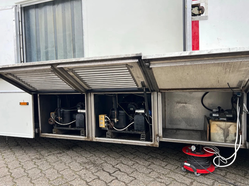 DAF LF 180 4X2 Verkoopopbouw/Verkaufsaufbau +Koeling Hydraulisch uitklapbaar - شاحنات طعام: صور 5 DAF LF 180 4X2 Verkoopopbouw/Verkaufsaufbau +Koeling Hydraulisch uitklapbaar - شاحنات طعام: صور 5