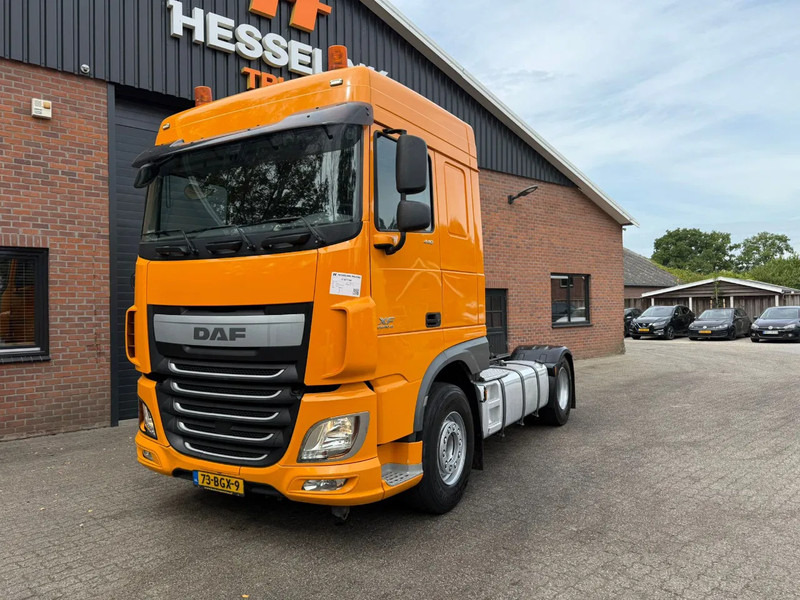 DAF XF 440 Space Cab 612.911KM 9T Vooras! Hydraulic NL Truck APK/TUV 01-2026 - شاحنة جرار: صور 1 DAF XF 440 Space Cab 612.911KM 9T Vooras! Hydraulic NL Truck APK/TUV 01-2026 - شاحنة جرار: صور 1