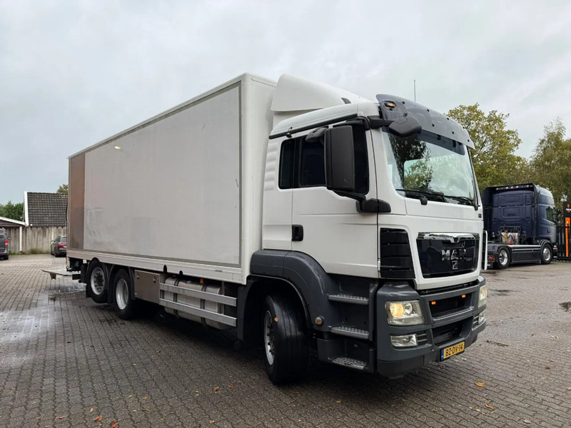 MAN TGS 26.320 Koffer Stuuras AHK 2.500KG LBW 319.460KM! NL Truck - بصندوق مغلق شاحنة: صور 2 MAN TGS 26.320 Koffer Stuuras AHK 2.500KG LBW 319.460KM! NL Truck - بصندوق مغلق شاحنة: صور 2