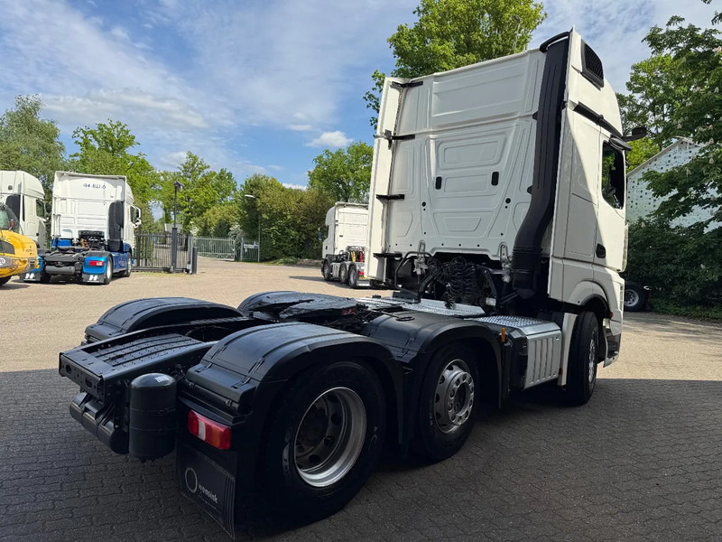 Mercedes-Benz Actros 2545 6X2 Gigaspace Gestuurde voorloopas NL Truck 327.240KM - شاحنة جرار: صور 3 Mercedes-Benz Actros 2545 6X2 Gigaspace Gestuurde voorloopas NL Truck 327.240KM - شاحنة جرار: صور 3