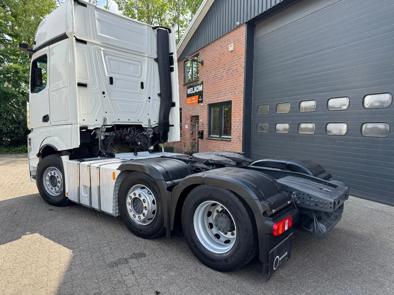 Mercedes-Benz Actros 2545 6X2 Gigaspace Gestuurde voorloopas NL Truck 327.240KM - شاحنة جرار: صور 4 Mercedes-Benz Actros 2545 6X2 Gigaspace Gestuurde voorloopas NL Truck 327.240KM - شاحنة جرار: صور 4