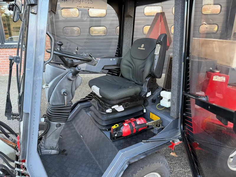 Nimos DM-Trac 205 OKB-70- Onkruidborstelmachine Werktuigendrager 4X Hydraulische functie - كناسة المناطق الصناعية: صور 4 Nimos DM-Trac 205 OKB-70- Onkruidborstelmachine Werktuigendrager 4X Hydraulische functie - كناسة المناطق الصناعية: صور 4