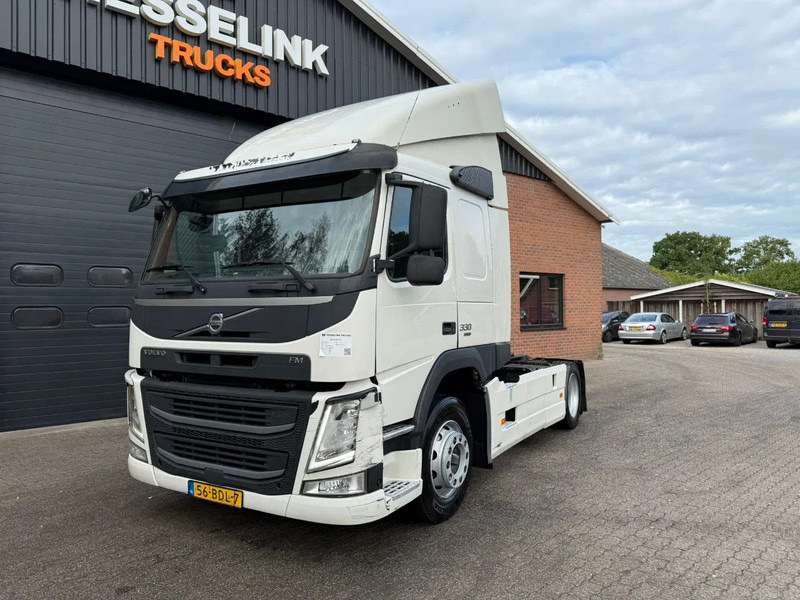 Volvo FM 330 Slaapcabine Side skirts NL Truck APK/TUV 05-2026 - شاحنة جرار: صور 1 Volvo FM 330 Slaapcabine Side skirts NL Truck APK/TUV 05-2026 - شاحنة جرار: صور 1