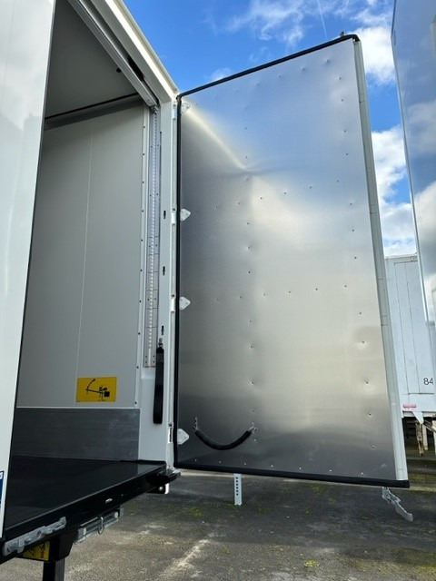 Krone BDF-System 7.450 mm, Portaltüren, FABRIKNEU - بصندوق مغلق: صور 3 Krone BDF-System 7.450 mm, Portaltüren, FABRIKNEU - بصندوق مغلق: صور 3