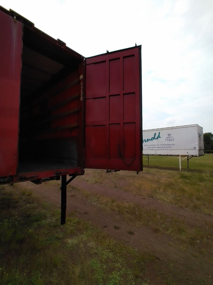 Krone Wechselpritsche mit Bordwänden und Plane, BDF-System, 7.450 mm lang. - جسم السيارة - بغطاء جانبي: صور 5 Krone Wechselpritsche mit Bordwänden und Plane, BDF-System, 7.450 mm lang. - جسم السيارة - بغطاء جانبي: صور 5