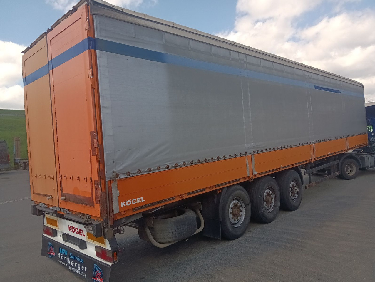 Kögel SN24BORDWANDSIDER EDSCHA BPW Disc Lift Portaltür - الخيمة نصف مقطورة: صور 5 Kögel SN24BORDWANDSIDER EDSCHA BPW Disc Lift Portaltür - الخيمة نصف مقطورة: صور 5
