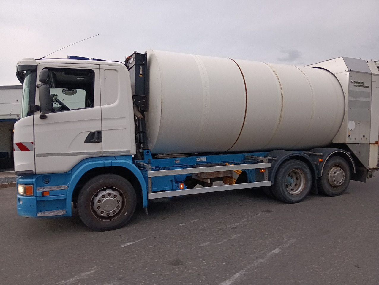Scania G360 6x2 RETARDER FAUN ROTOPRESS 521L Zöller 230 - شاحنة القمامة: صور 4 Scania G360 6x2 RETARDER FAUN ROTOPRESS 521L Zöller 230 - شاحنة القمامة: صور 4