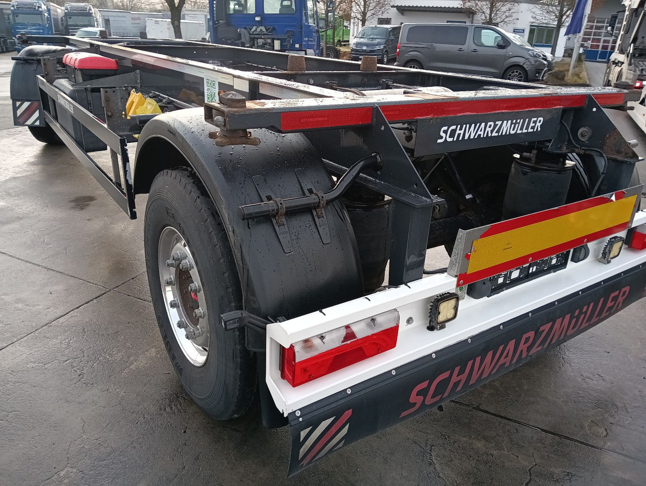 Schwarzmüller 2-A BDF 1,22/1,32 ALCOA Alufelgen ADR 120tkm TÜV Schwarzmüller 2-A BDF 1,22/1,32 ALCOA Alufelgen ADR 120tkm TÜV - شاحنات الحاويات / جسم علوي قابل للتغيير مقطورة: صور 3 Schwarzmüller 2-A BDF 1,22/1,32 ALCOA Alufelgen ADR 120tkm TÜV Schwarzmüller 2-A BDF 1,22/1,32 ALCOA Alufelgen ADR 120tkm TÜV - شاحنات الحاويات / جسم علوي قابل للتغيير مقطورة: صور 3