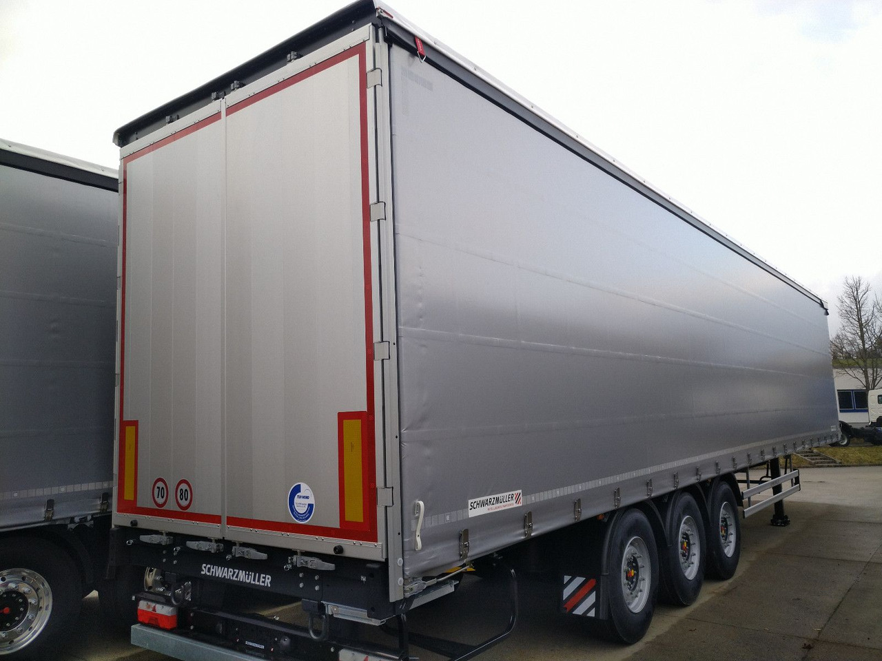 Schwarzmüller PowerLine LIFT/LENKACHSE HUBDACH 5880kg NEU Schwarzmüller PowerLine LIFT/LENKACHSE HUBDACH 5880kg NEU - الخيمة نصف مقطورة: صور 4 Schwarzmüller PowerLine LIFT/LENKACHSE HUBDACH 5880kg NEU Schwarzmüller PowerLine LIFT/LENKACHSE HUBDACH 5880kg NEU - الخيمة نصف مقطورة: صور 4