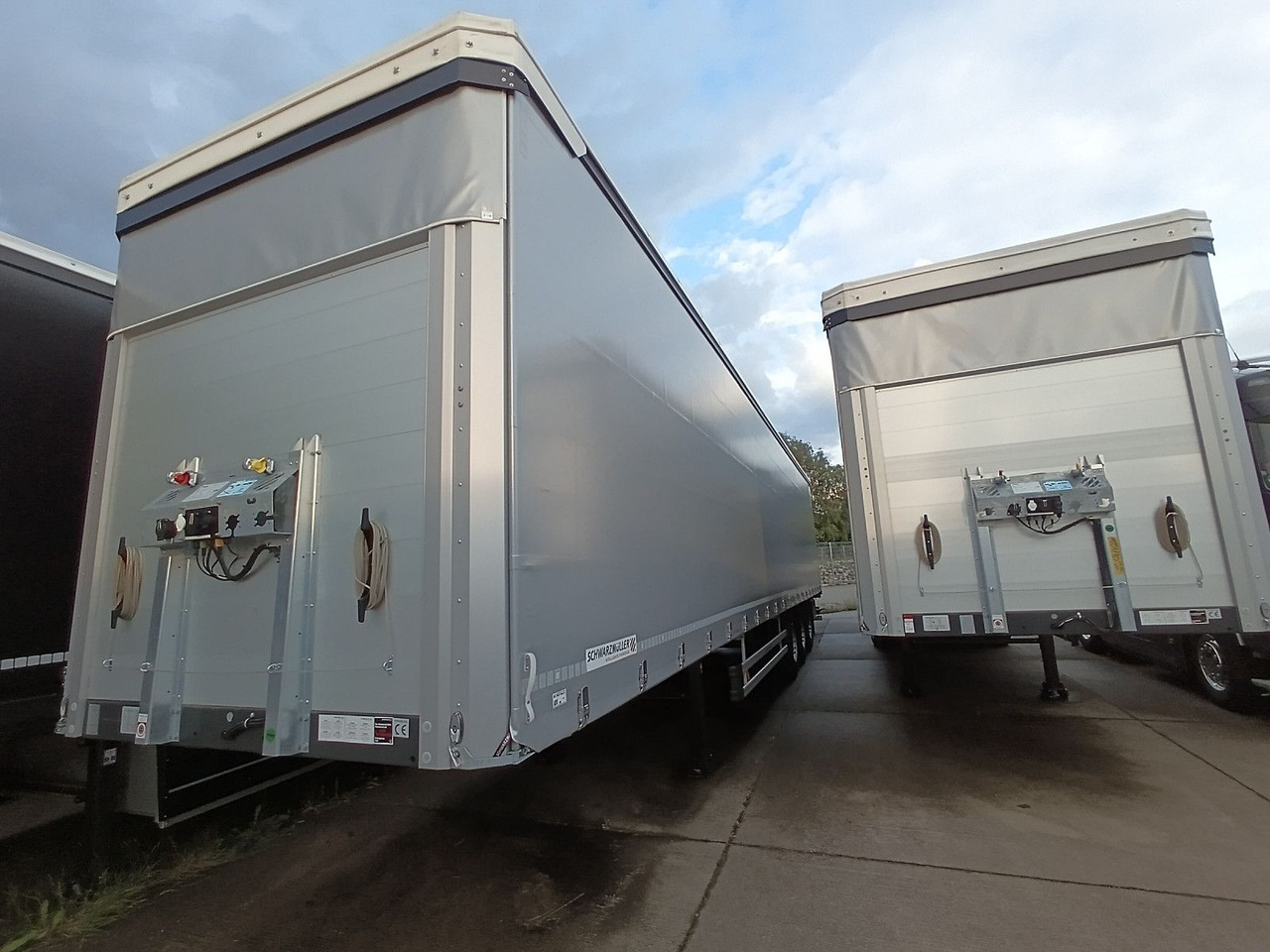 Schwarzmüller PowerLine LIFT/LENKACHSE HUBDACH 5880kg NEU Schwarzmüller PowerLine LIFT/LENKACHSE HUBDACH 5880kg NEU - الخيمة نصف مقطورة: صور 3 Schwarzmüller PowerLine LIFT/LENKACHSE HUBDACH 5880kg NEU Schwarzmüller PowerLine LIFT/LENKACHSE HUBDACH 5880kg NEU - الخيمة نصف مقطورة: صور 3