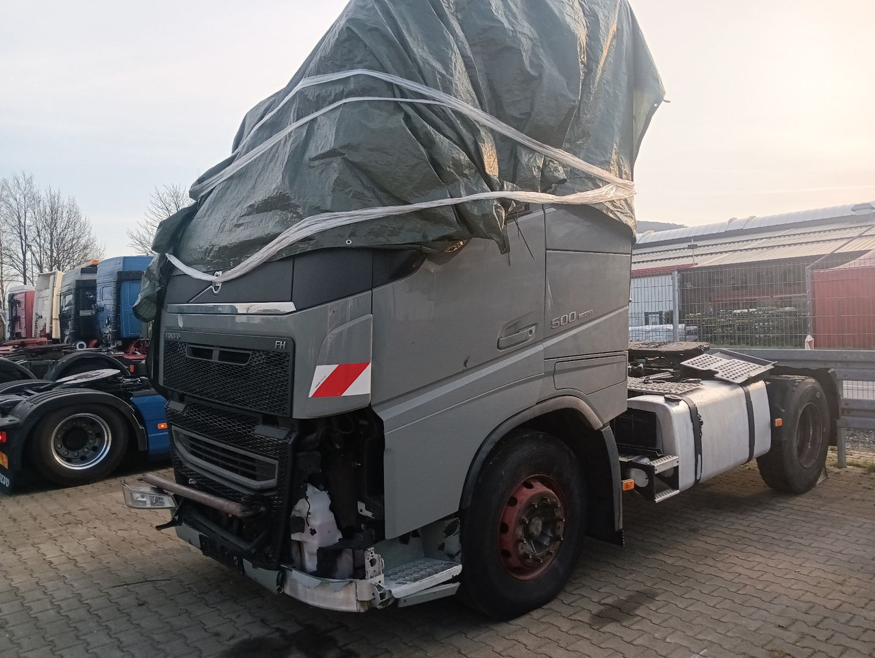 Volvo FH 500 Globe CRAWLER Hydr.,Luft/Luft Motor läuft - شاحنة جرار: صور 5 Volvo FH 500 Globe CRAWLER Hydr.,Luft/Luft Motor läuft - شاحنة جرار: صور 5