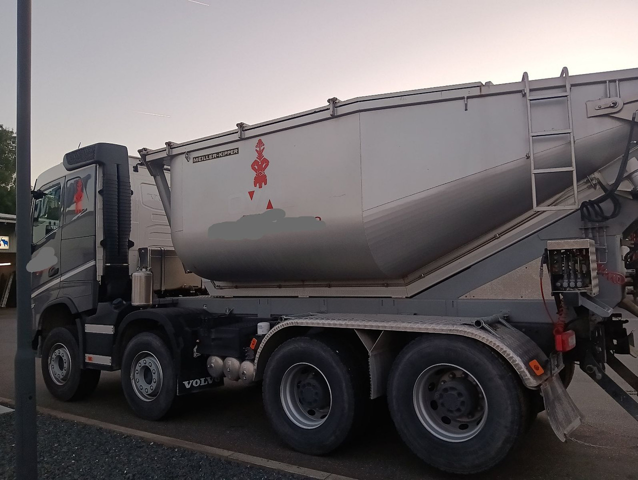 Volvo FH500 8x4R RETARDER LIFT MEILLER-Asphalt FunkAHK - قلابات: صور 3 Volvo FH500 8x4R RETARDER LIFT MEILLER-Asphalt FunkAHK - قلابات: صور 3