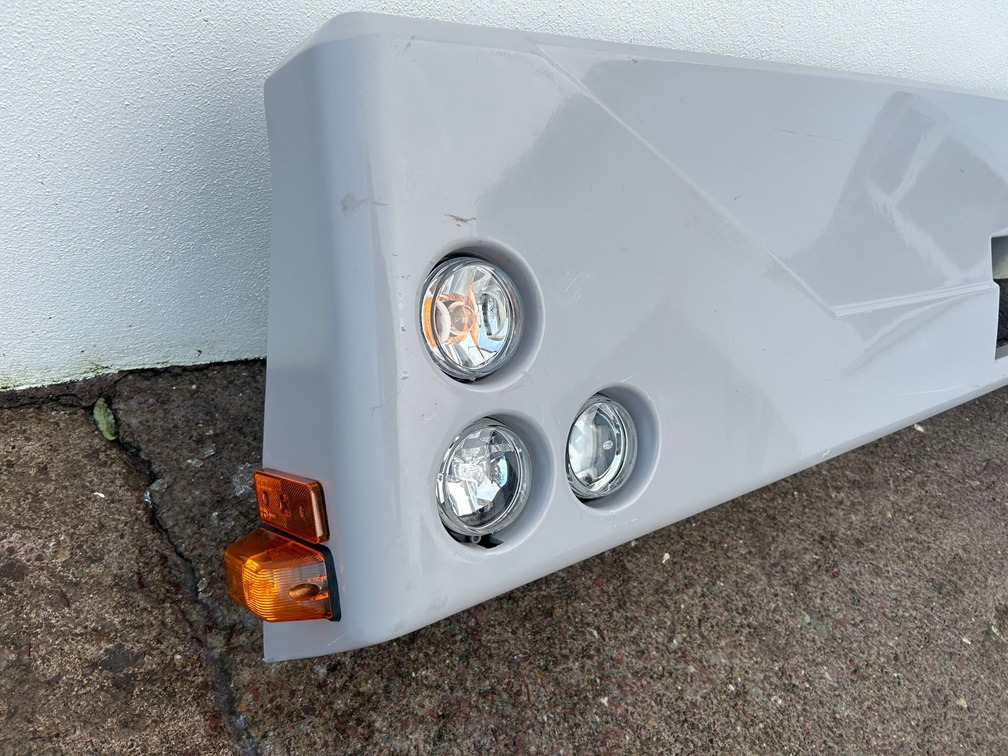 LIEBHERR Front Bumper Part Number 96001000 - رافعة لجميع التضاريس: صور 3 LIEBHERR Front Bumper Part Number 96001000 - رافعة لجميع التضاريس: صور 3