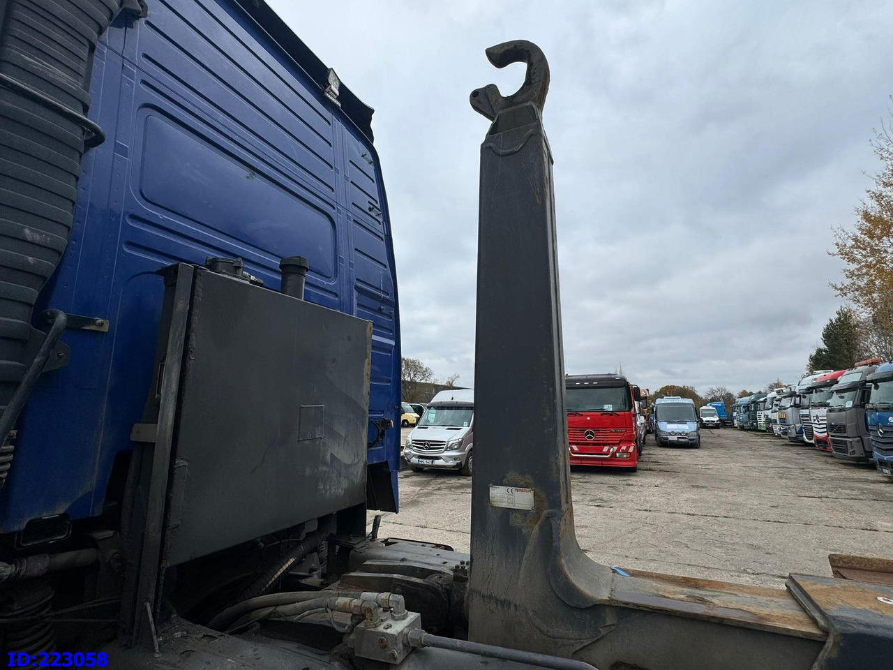 HIAB Multilift XR21S53 - الحمالات الخطافية: صور 1 HIAB Multilift XR21S53 - الحمالات الخطافية: صور 1