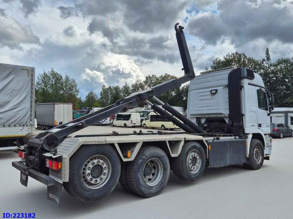 MERCEDES-BENZ Actros 2551 8x2 V8 Retarder - شاحنة ذات الخطاف: صور 4 MERCEDES-BENZ Actros 2551 8x2 V8 Retarder - شاحنة ذات الخطاف: صور 4