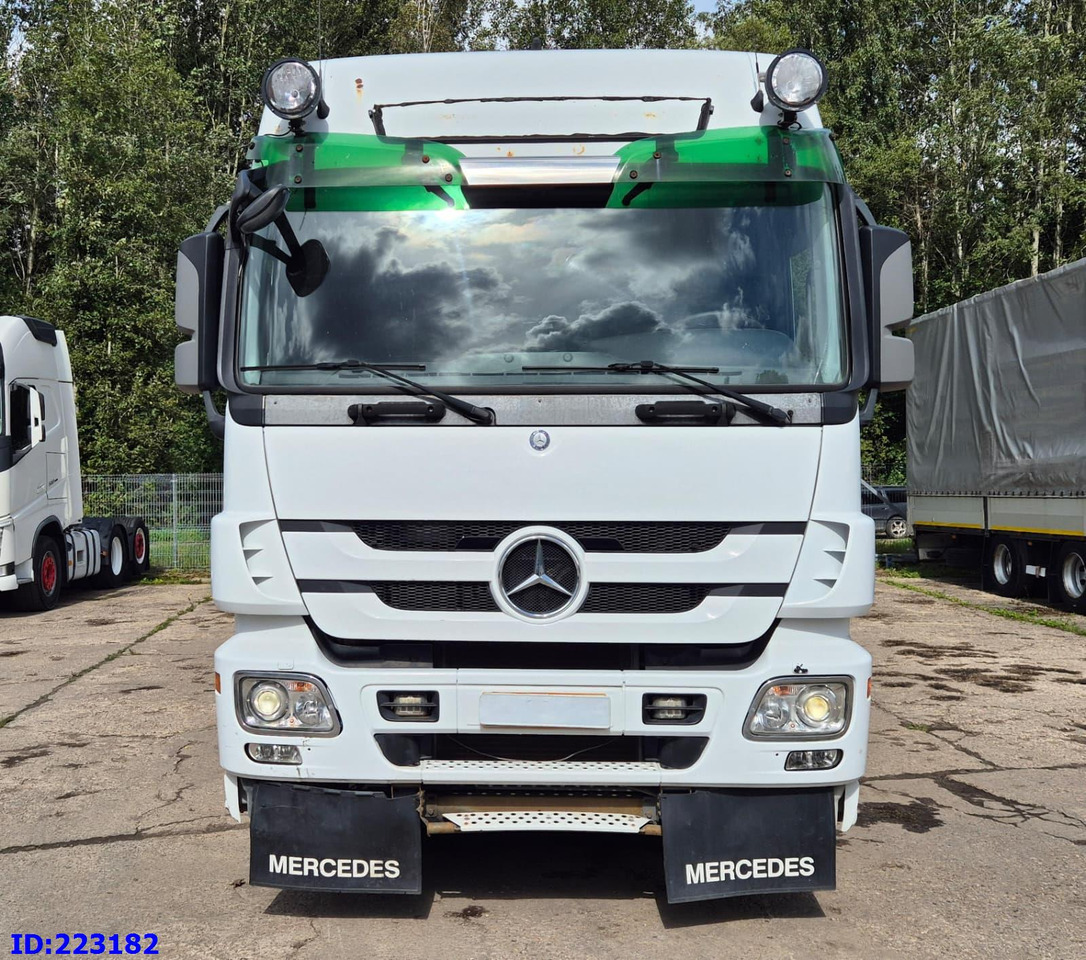 MERCEDES-BENZ Actros 2551 8x2 V8 Retarder - شاحنة ذات الخطاف: صور 2 MERCEDES-BENZ Actros 2551 8x2 V8 Retarder - شاحنة ذات الخطاف: صور 2