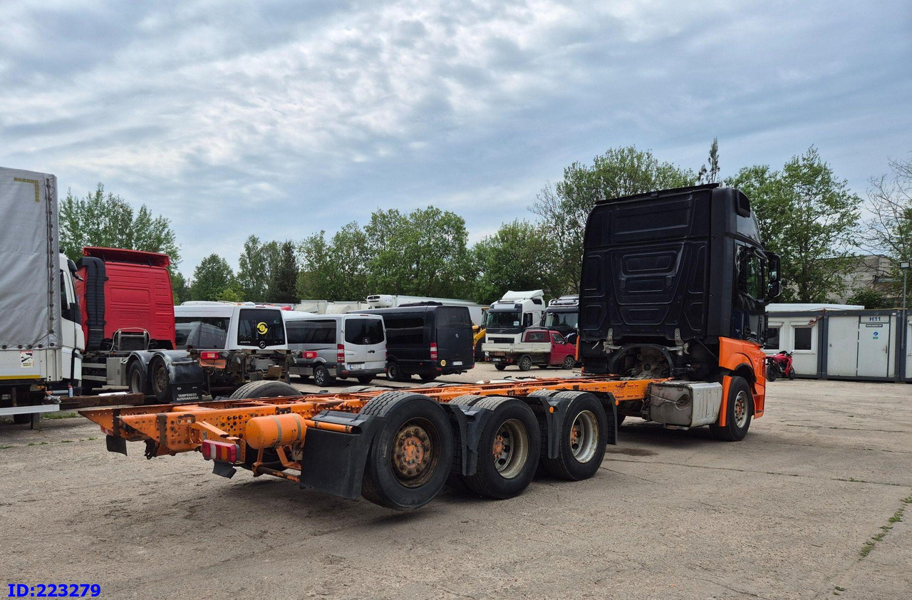 الشاسيه شاحنة MERCEDES-BENZ Actros 3563  8×4 ( Steering axle): صور 6