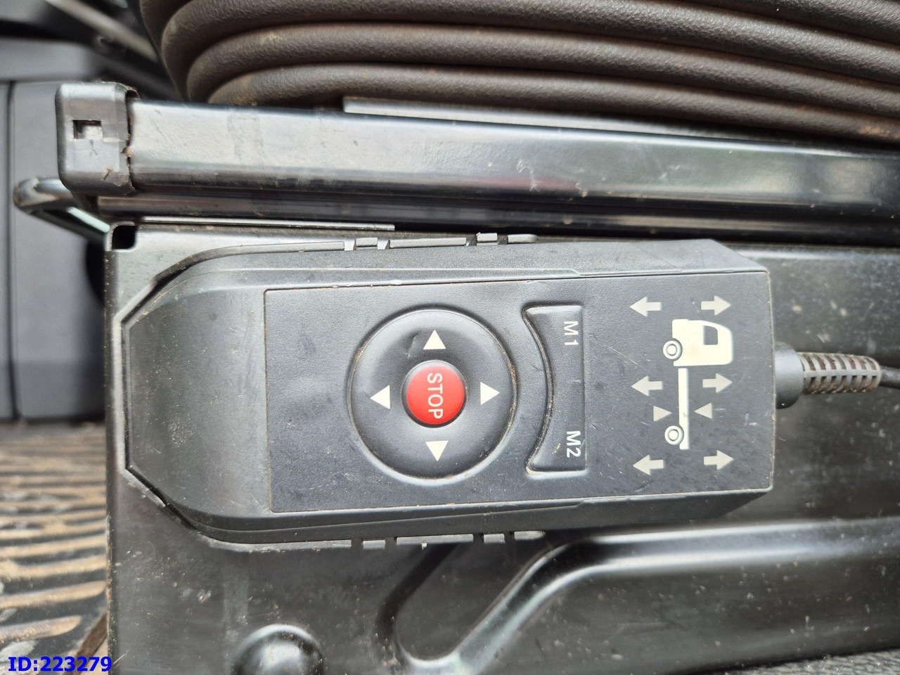 الشاسيه شاحنة MERCEDES-BENZ Actros 3563  8×4 ( Steering axle): صور 12