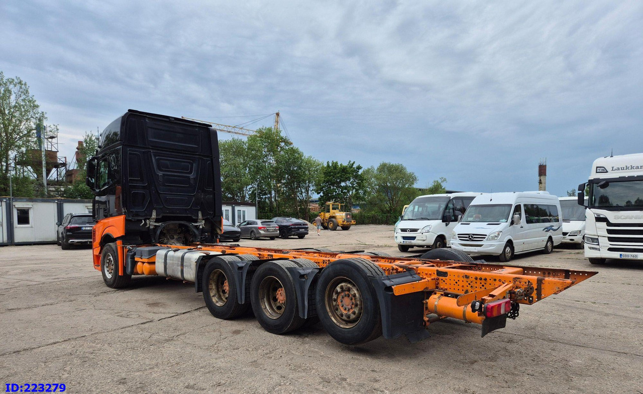 الشاسيه شاحنة MERCEDES-BENZ Actros 3563  8×4 ( Steering axle): صور 8