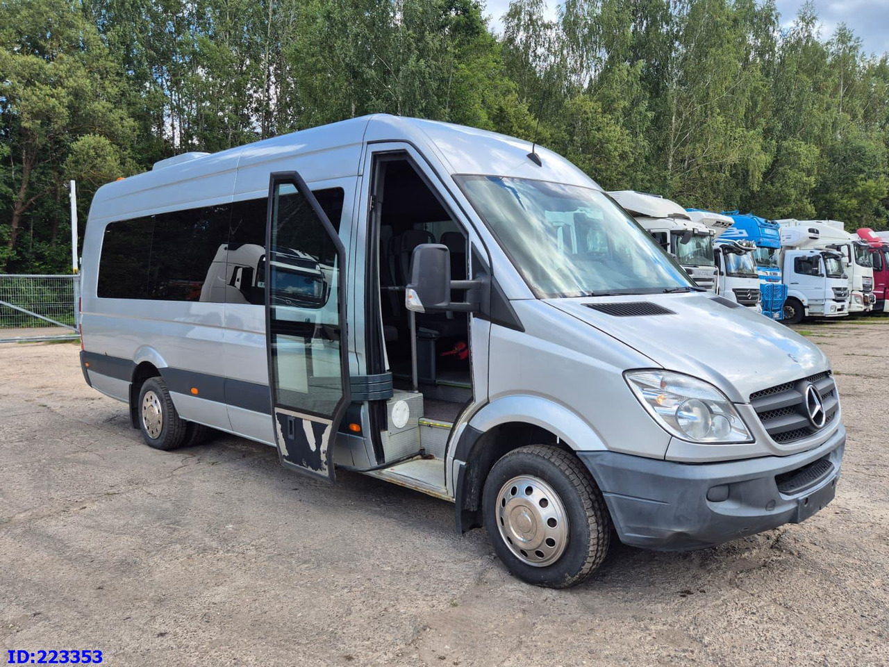 MERCEDES-BENZ Sprinter 518 - 23 Seater - سياحية حافلة: صور 4 MERCEDES-BENZ Sprinter 518 - 23 Seater - سياحية حافلة: صور 4