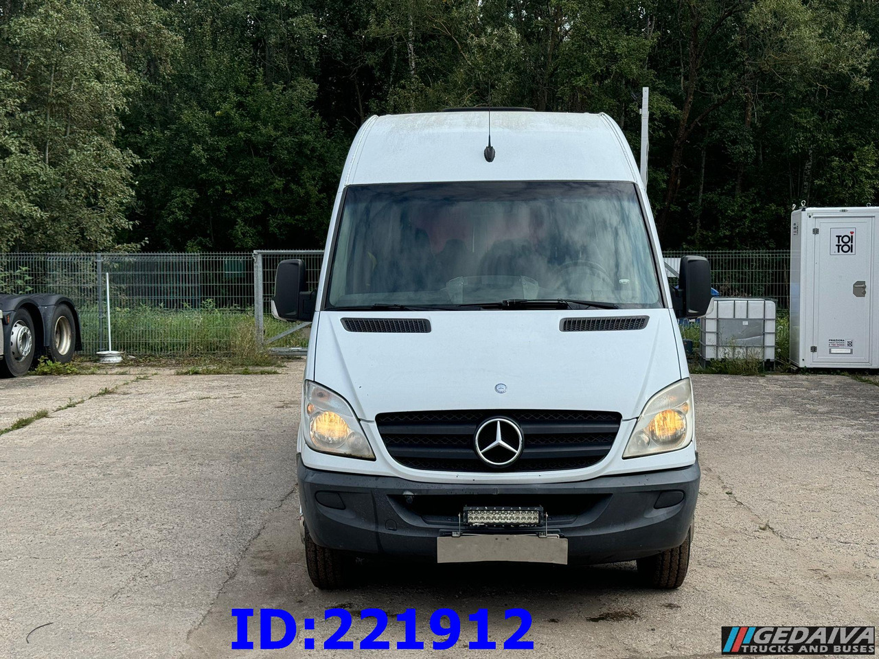 MERCEDES-BENZ Sprinter 518 VIP 17-Place - سياحية حافلة: صور 2 MERCEDES-BENZ Sprinter 518 VIP 17-Place - سياحية حافلة: صور 2