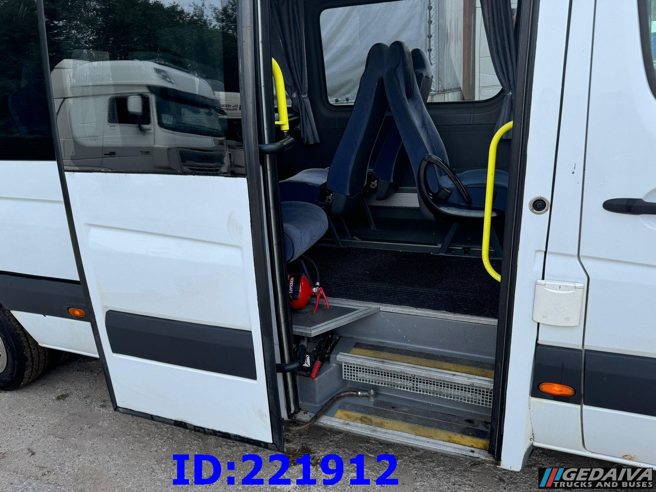 MERCEDES-BENZ Sprinter 518 VIP 17-Place - سياحية حافلة: صور 5 MERCEDES-BENZ Sprinter 518 VIP 17-Place - سياحية حافلة: صور 5