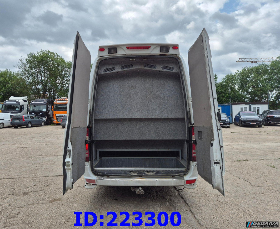 MERCEDES-BENZ Sprinter 518 VIP - 17 Seater - سياحية حافلة: صور 5 MERCEDES-BENZ Sprinter 518 VIP - 17 Seater - سياحية حافلة: صور 5
