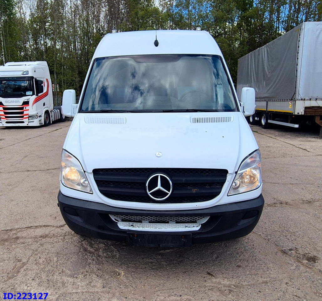 MERCEDES-BENZ Sprinter 518 - VIP -19 Seater - سياحية حافلة: صور 2 MERCEDES-BENZ Sprinter 518 - VIP -19 Seater - سياحية حافلة: صور 2